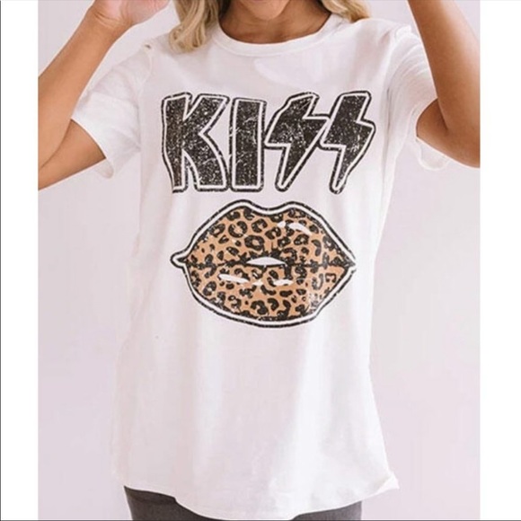 ⭐️NEW ANIMAL PRINT 💋 LIPS T-SHIRT - Picture 8 of 12